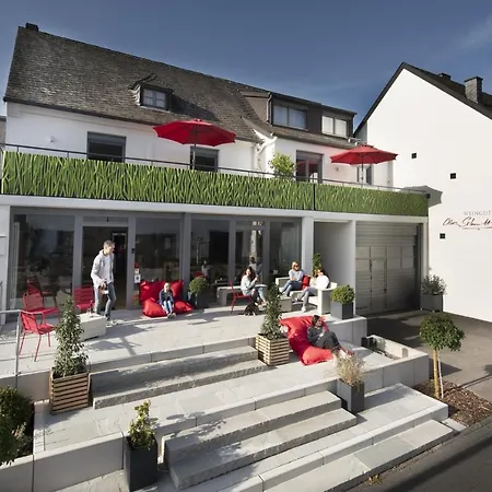 Claes Weinquartier - & Wine By Niko Schmitt