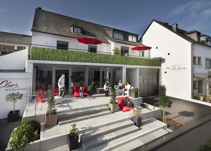 Claes Weinquartier - & Wine By Niko Schmitt